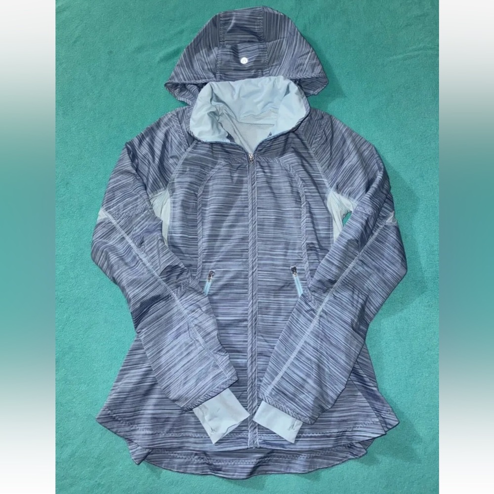 Lululemon Women’s Jacket Purple Blue Striped Hidden Hood Thumbholes Size‎ 6